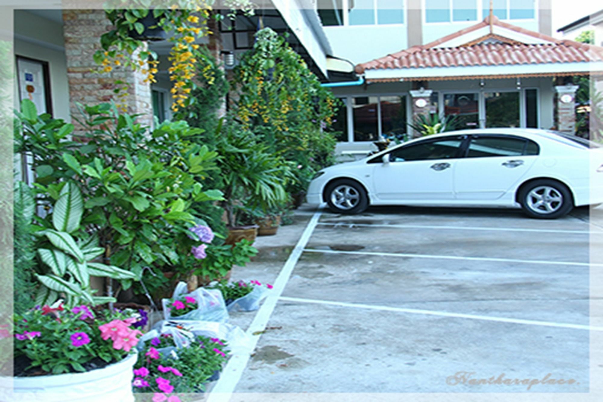 Nan Thara Place Exterior foto